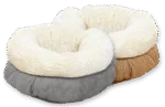 Panier donut pour chien en peluche beige, 45 x 45 x 25 cm – AFP Lambswool Donut Bed – Image 5