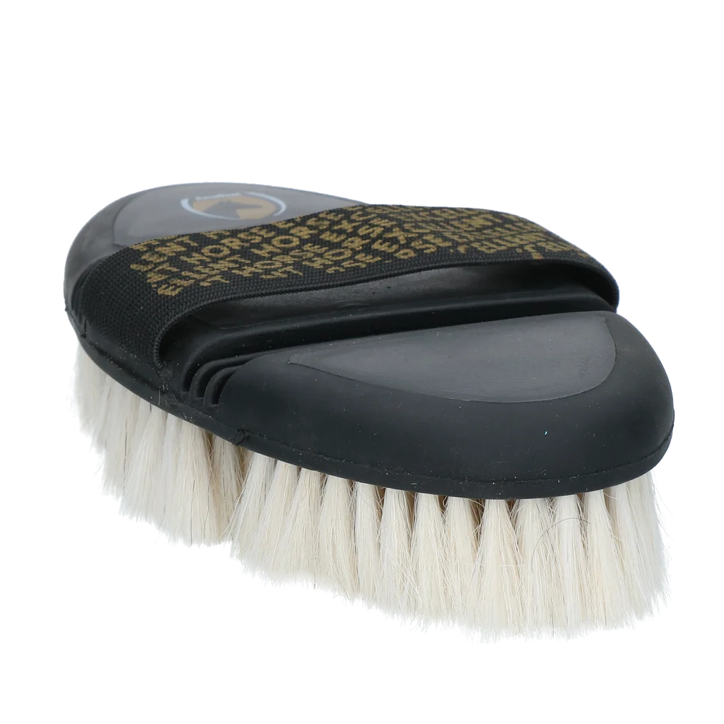 BORS0006D.png Brosse douce pour chevaux en poils de chèvre avec face supérieure flexible – Excellent Horse Flexi Brush Shine – Image 1