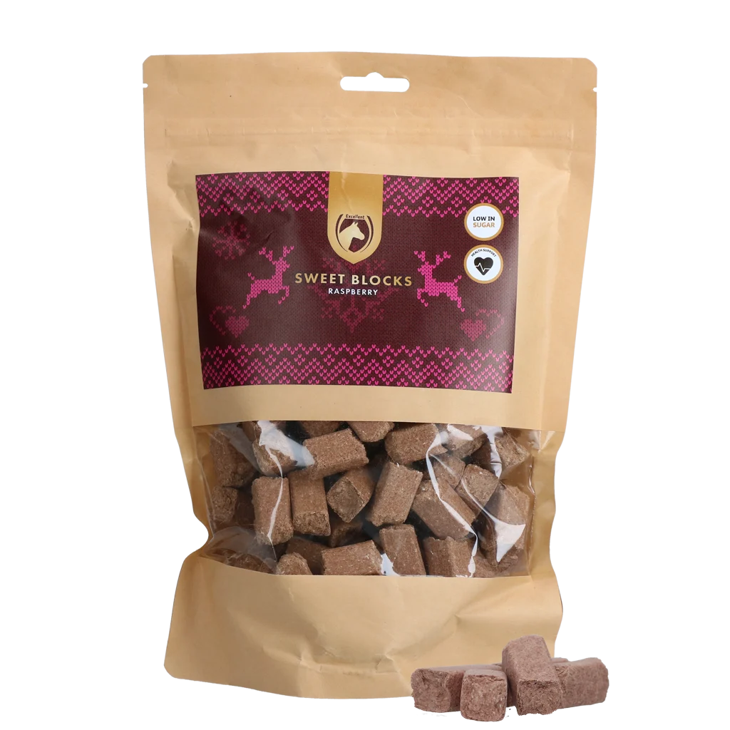Friandises pour chevaux à la framboise, pauvres en sucre, 15 x 15 x 20 mm – Excellent Horse Christmas Sweet Blocks Framboos – Image 1