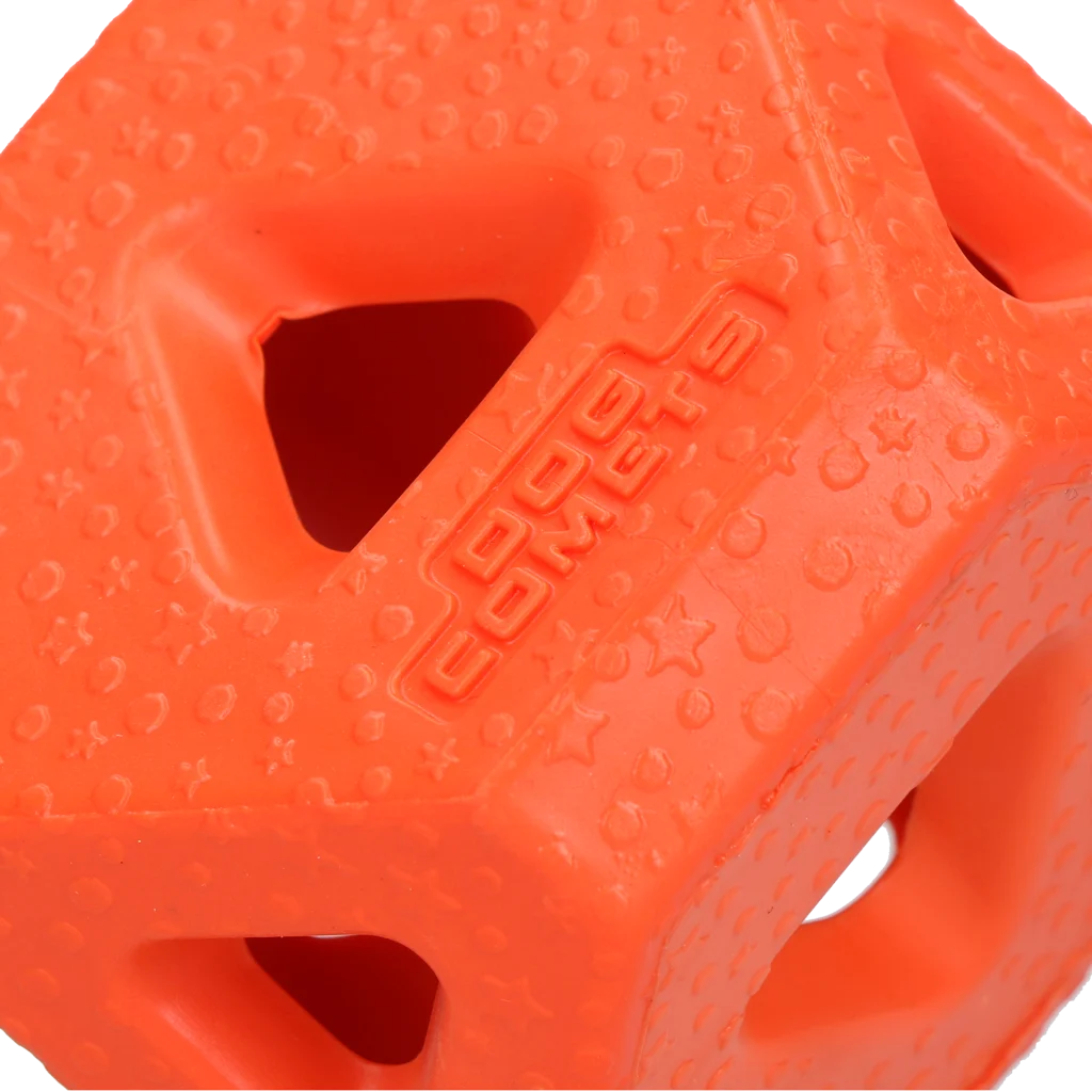 Balle à friandises en caoutchouc TPR pour friandises et bâtonnets à mâcher, orange – Dog Comets Treat Lock Cube – Image 2
