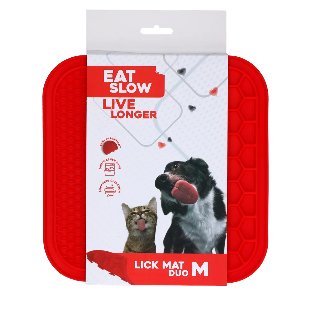 Tapis de léchage pour chiens avec 2 motifs et ventouses, 21 x 21 cm, rouge – Eat Slow Live Longer Lick Mat Duo M – Image 1