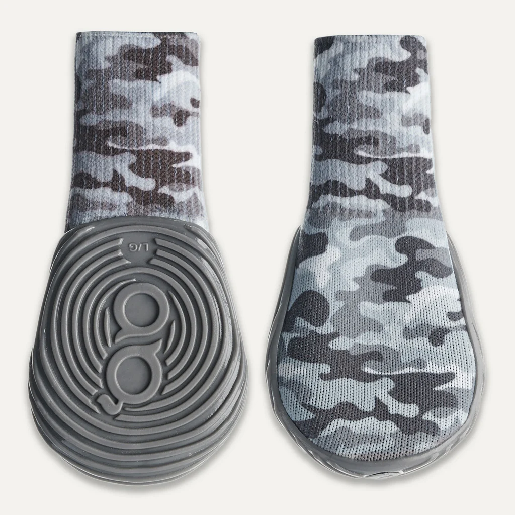 Chaussures pour chien antidérapantes et imperméables, taille XXS, camouflage et gris, 2 pièces – Goo-eez Ultras – Image 1