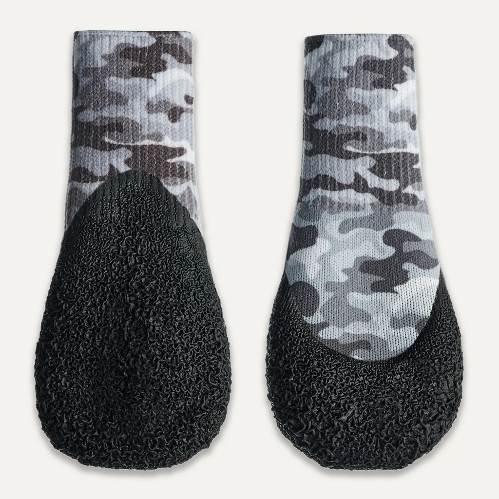 Chaussures imperméables pour chien avec semelle en caoutchouc, 4 pièces, M, camouflage et noir – Goo-eez Lites – Image 1
