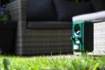 Répulsif solaire pour animaux avec détecteur de mouvement et flash – Knock Pest Solar Animal Repeller – Image 5