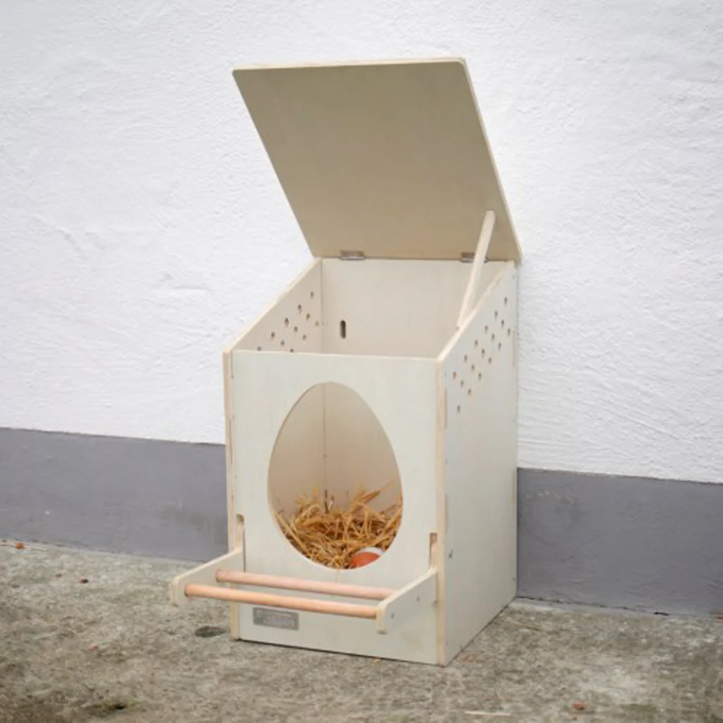 Pondoir en bois pour poules avec perchoir rabattable, dimensions intérieures 30 x 29 cm – Kerbl – Image 4
