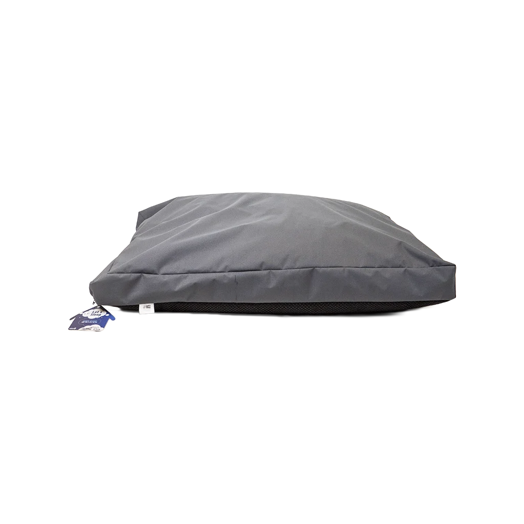 Coussin d’extérieur pour chien avec housse déperlante, anthracite M, 80 x 55 x 10 cm – Let's Sleep Cushy Cloud – Image 1