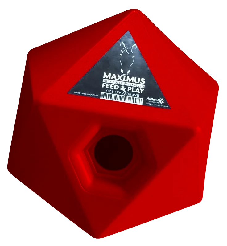 Cube distributeur pour chevaux rouge, ouverture pour friandises de 37 mm – Maximus Feed & Play Cube – Image 1