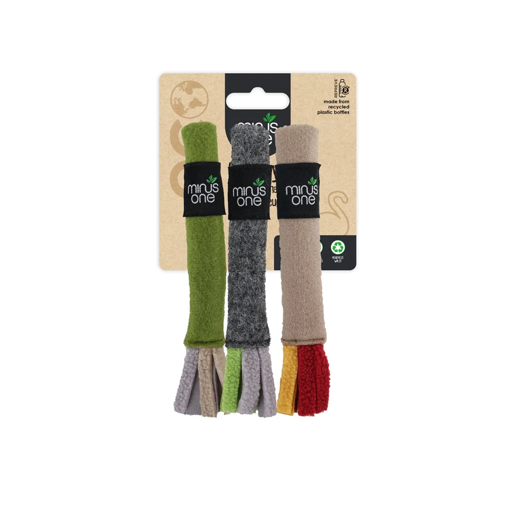 Bâtonnets de jeu pour chat en feutre et à l’herbe à chat – Minus One Classic Felt Cat Toys Sticks – Image 1