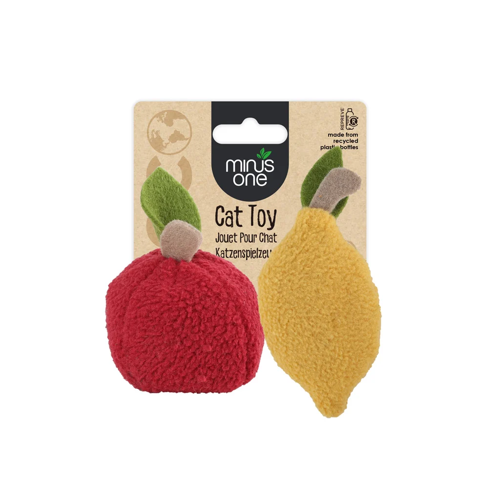 MINU37394.jpg Jouets pour chat en forme de fruits à l’herbe à chat, citron et pomme, 2 pièces – Minus One Fruit Cat Toys Lemon & Apple – Image 1