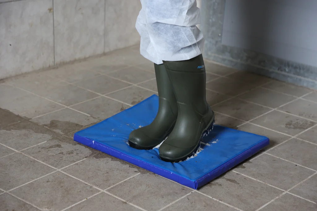 Tapis désinfectant avec surface supérieure absorbante 55 x 45 x 3 cm – Excellent – Image 3