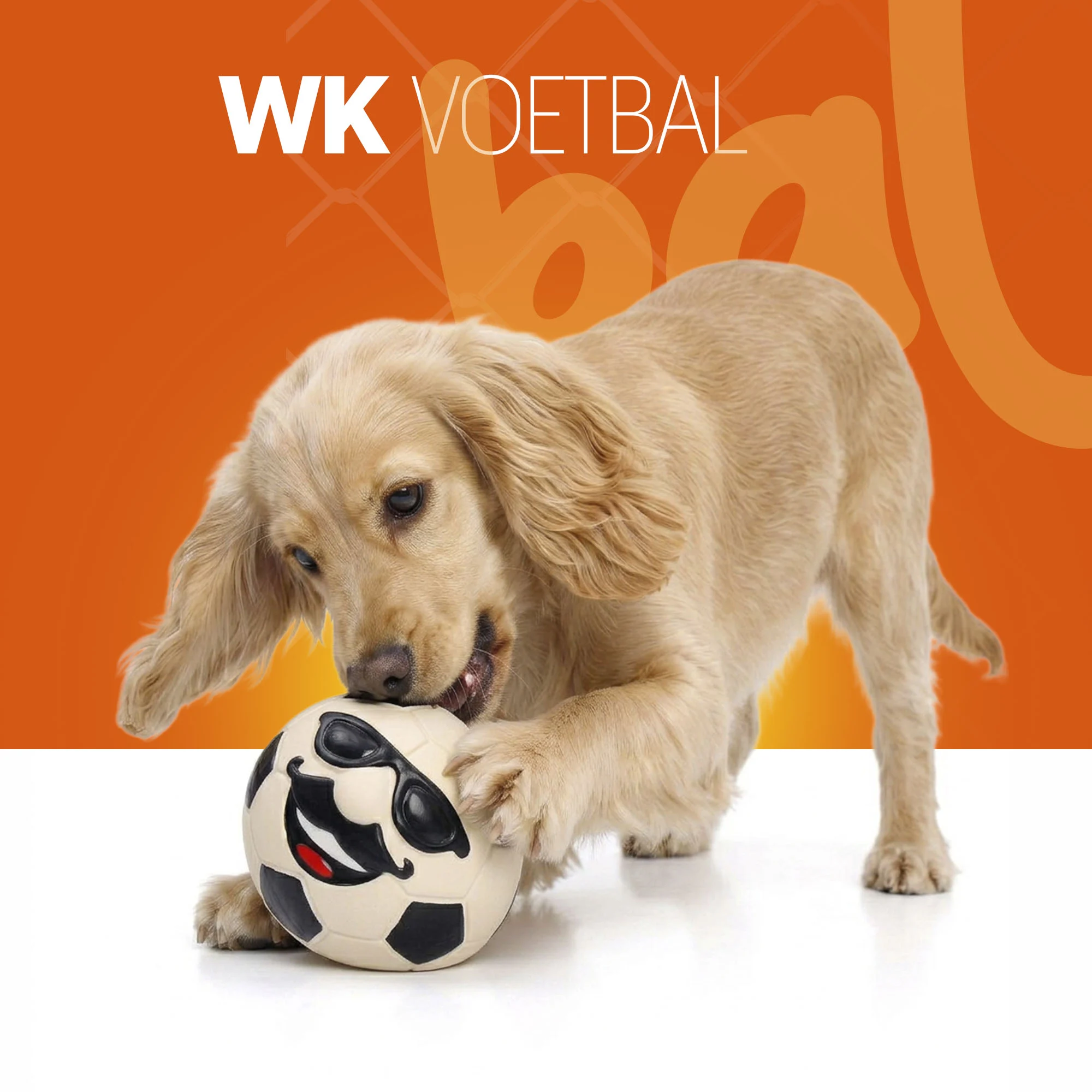 Jouet pour chien en latex avec couineur, orange, M – Holland Mr. WK Soccer – Image 2