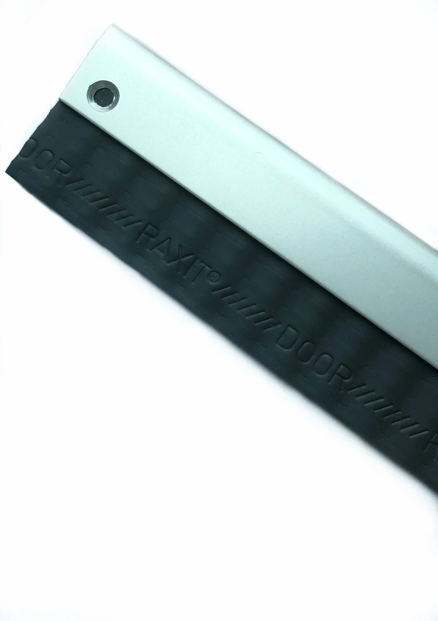 Bas de porte anti rongeurs avec support en aluminium – Raxit Ready to Use (1 m) 40 mm – Image 1