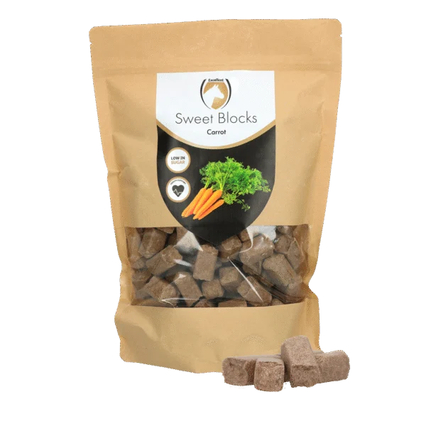 Friandises pour chevaux à la carotte, pauvres en sucre, 1 kg – Excellent Horse Sweet Blocks