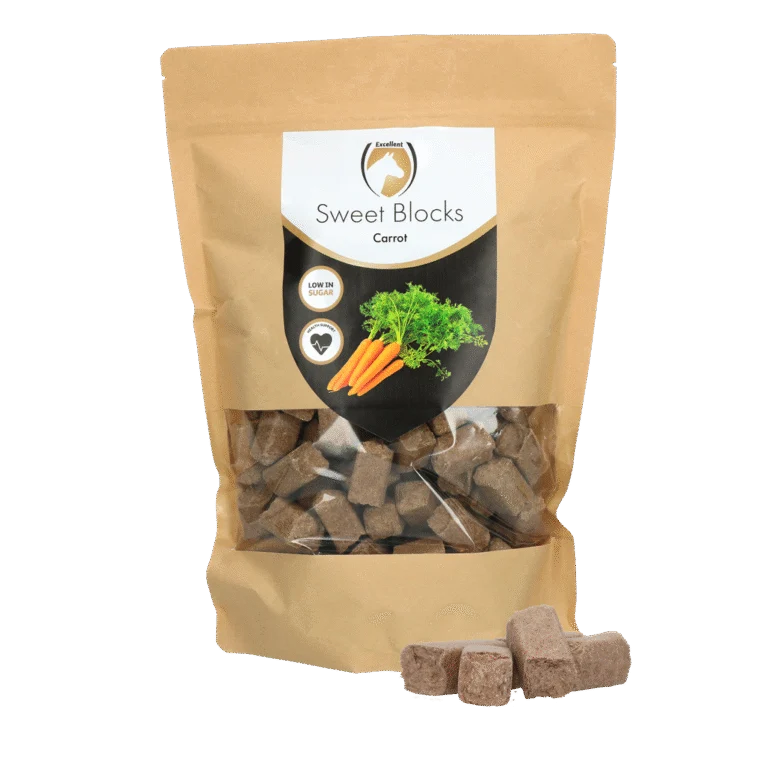 Friandises pour chevaux à la carotte, pauvres en sucre, 1 kg – Excellent Horse Sweet Blocks