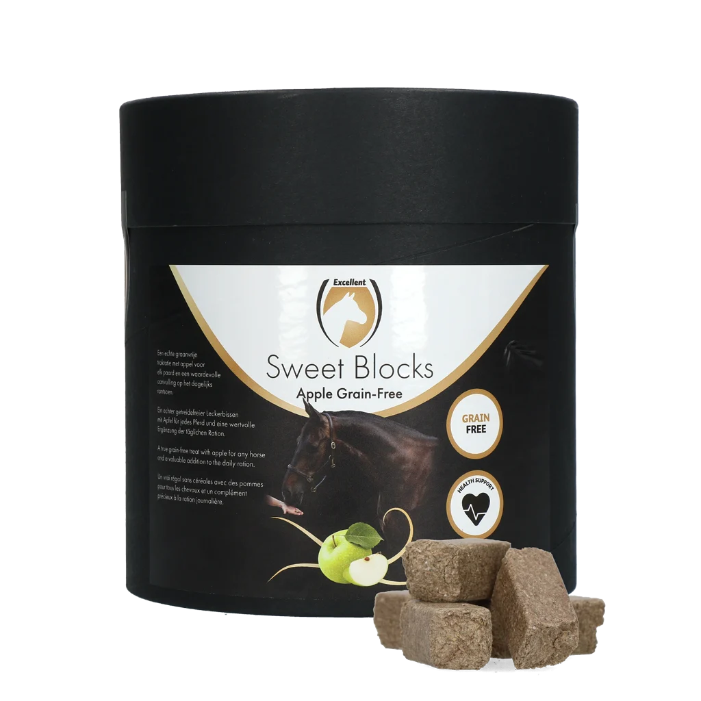 SWEE002ADE.png Friandises pour chevaux à la pomme, sans céréales, 1,2 kg – Excellent Horse Sweet Blocks Grain-Free – Image 1