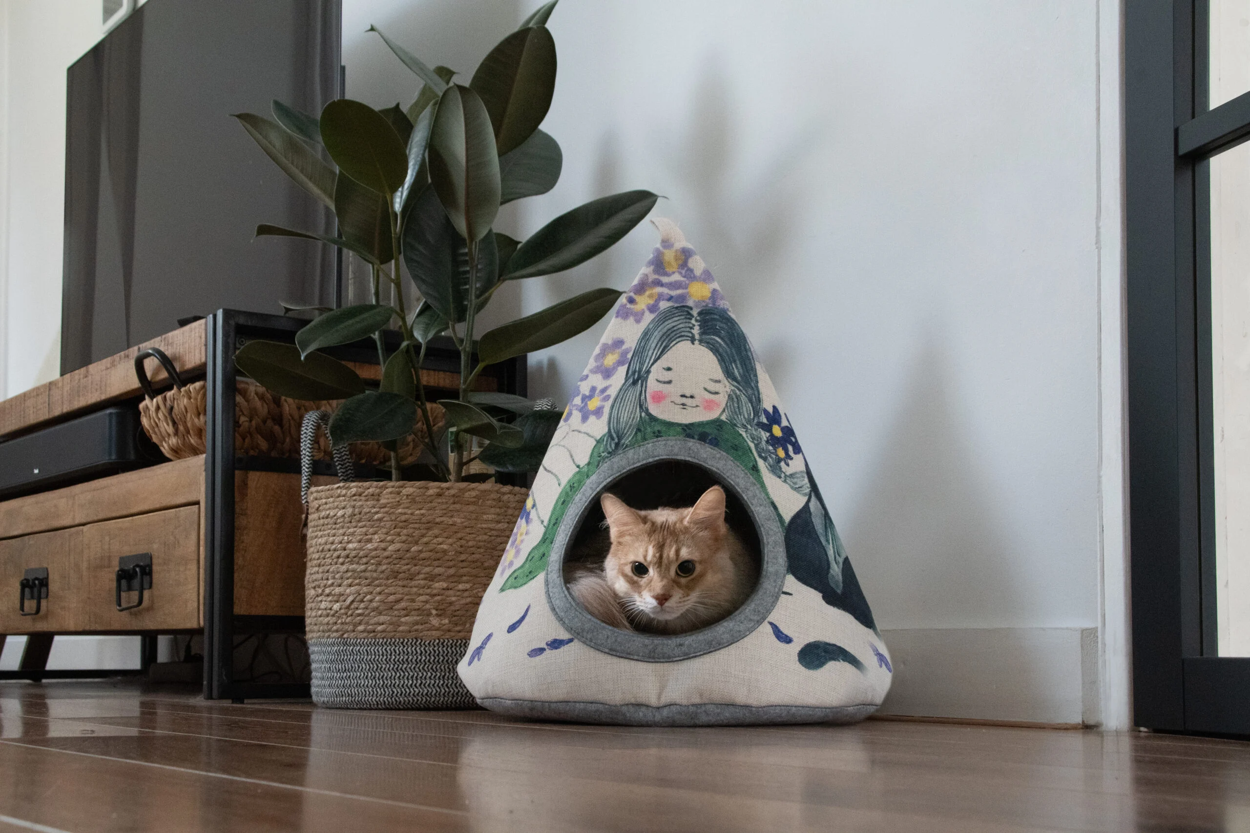 Tente tipi pour chat avec coussin, 42 x 56 cm – Takara Tipi Violet Flower – Image 2