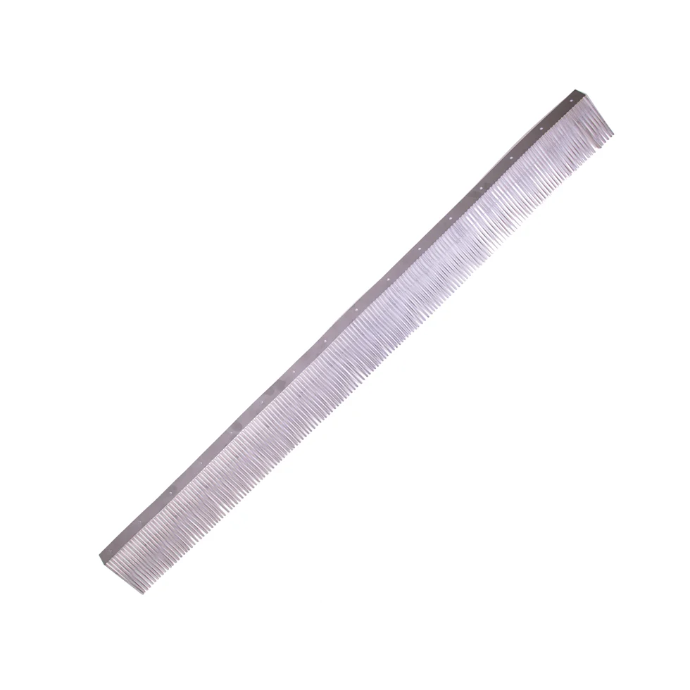 Grille anti-oiseaux en acier inoxydable pour tuiles, 1000 mm, hauteur des pointes 75 mm – VentiStrip XL75 – Image 1