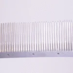 Grille anti-oiseaux en acier inoxydable pour tuiles, 1000 mm, hauteur des pointes 75 mm – VentiStrip XL75 – Image 3